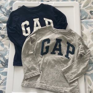 Bundle of 2 Gap Long Sleeve T-Shirts
